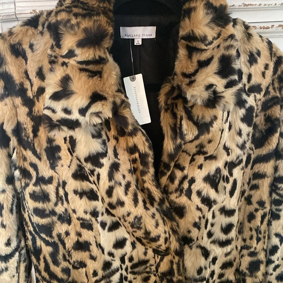 Brand new anthropology tag still on it original price 250. Warm and comfy cozy - Picture 6 of 8